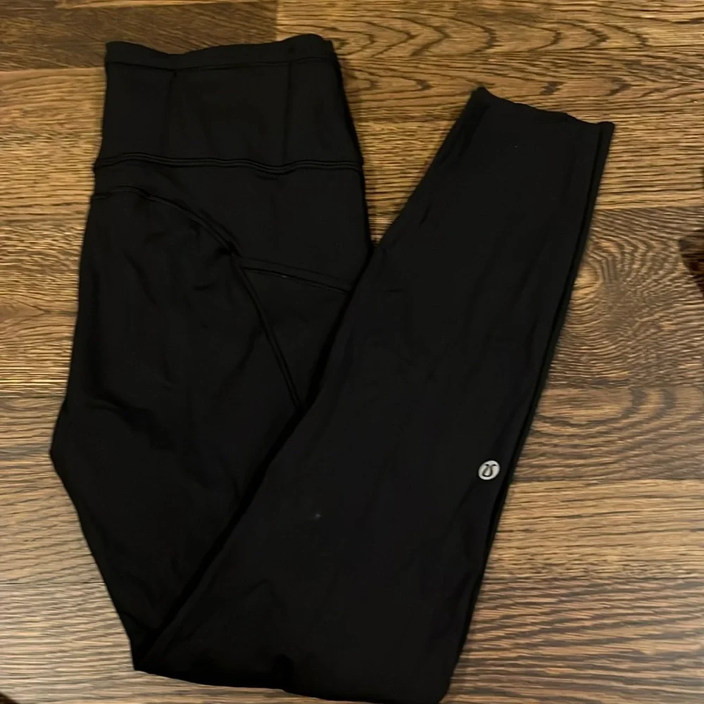 Lululemon size 8 Swift Speed HR Tight 23” Excellent